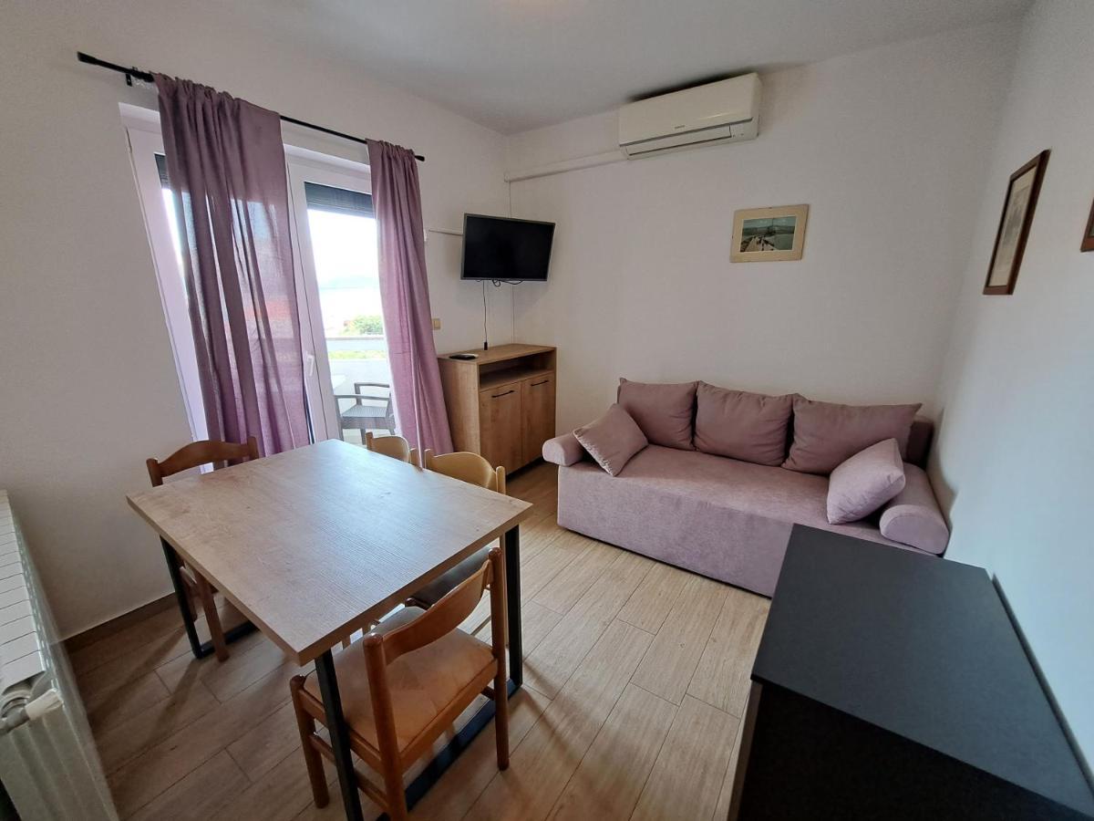 Apartments Leticia Baska  Exterior photo